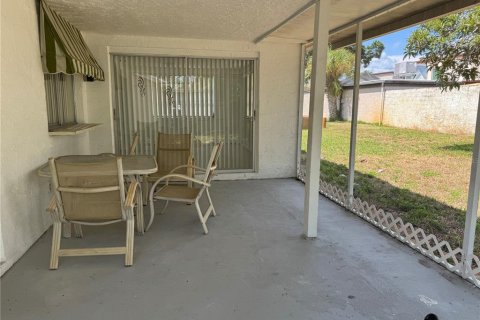 House in Hudson, Florida 3 bedrooms, 123.19 sq.m. № 2221810 - photo 20