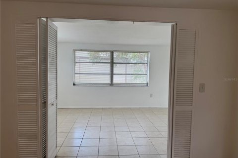 House in Hudson, Florida 3 bedrooms, 123.19 sq.m. № 2221810 - photo 10