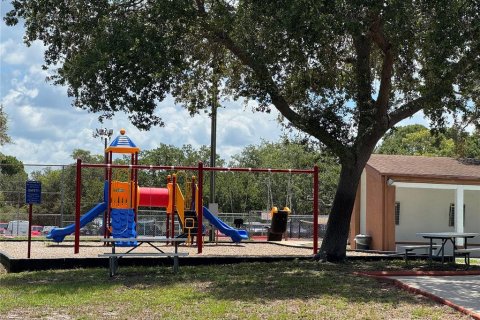 House in Hudson, Florida 3 bedrooms, 123.19 sq.m. № 2221810 - photo 25