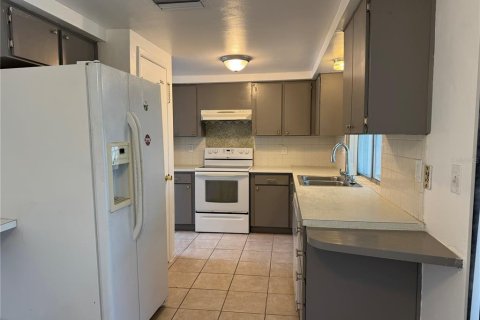 House in Hudson, Florida 3 bedrooms, 123.19 sq.m. № 2221810 - photo 6