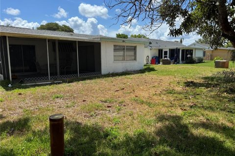 House in Hudson, Florida 3 bedrooms, 123.19 sq.m. № 2221810 - photo 22