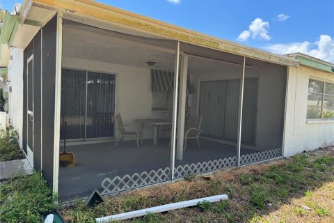 House in Hudson, Florida 3 bedrooms, 123.19 sq.m. № 2221810 - photo 21