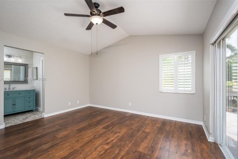 House in Weston, Florida 3 bedrooms, 125.14 sq.m. № 2068438 - photo 9