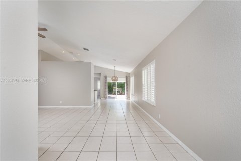 House in Weston, Florida 3 bedrooms, 125.14 sq.m. № 2068438 - photo 7
