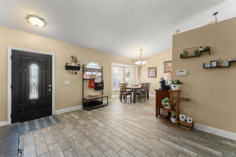 House in Deltona, Florida 4 bedrooms, 160.07 sq.m. № 1754794 - photo 4