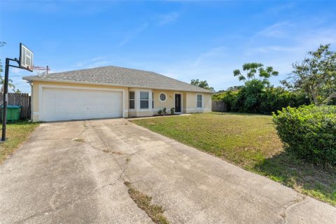House in Deltona, Florida 4 bedrooms, 160.07 sq.m. № 1754794 - photo 30