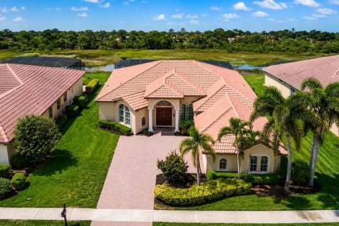 Casa en Port St. Lucie, Florida 3 dormitorios, 243.5 m2 № 2190258