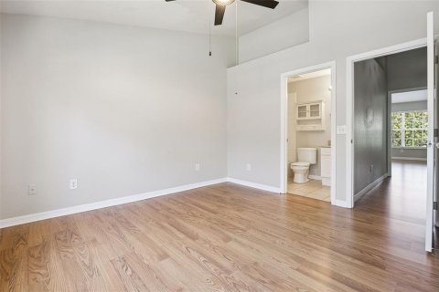 Townhouse in Orlando, Florida 2 bedrooms, 102.75 sq.m. № 2377928 - photo 11