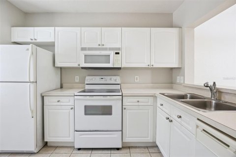 Townhouse in Orlando, Florida 2 bedrooms, 102.75 sq.m. № 2377928 - photo 4
