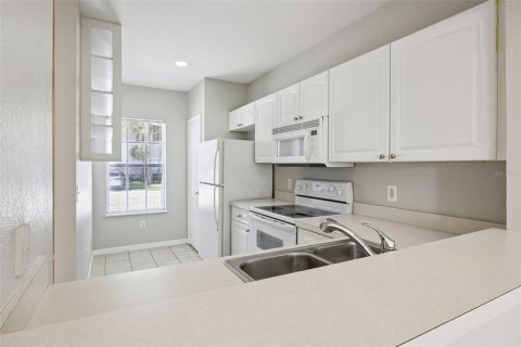 Townhouse in Orlando, Florida 2 bedrooms, 102.75 sq.m. № 2377928 - photo 3
