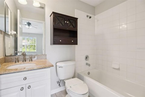 Townhouse in Orlando, Florida 2 bedrooms, 102.75 sq.m. № 2377928 - photo 8