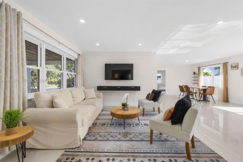 Casa en venta en Wilton Manors, Florida, 3 dormitorios, 140.65 m2 № 2008696 - foto 3