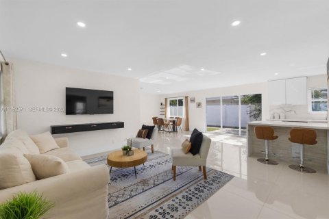 Casa en venta en Wilton Manors, Florida, 3 dormitorios, 140.65 m2 № 2008696 - foto 4