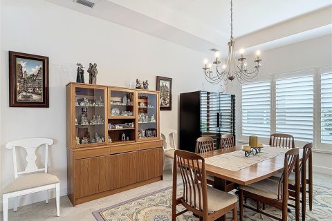 Купить виллу или дом в Бонита Спрингс, Флорида 8 комнат, 311.59м2, № 1838495 - фото 17