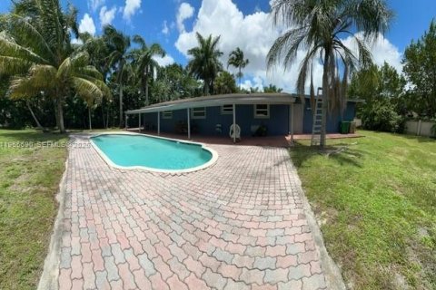 Villa ou maison à louer à Davie, Floride: 4 chambres, 218.51 m2 № 2027309 - photo 4