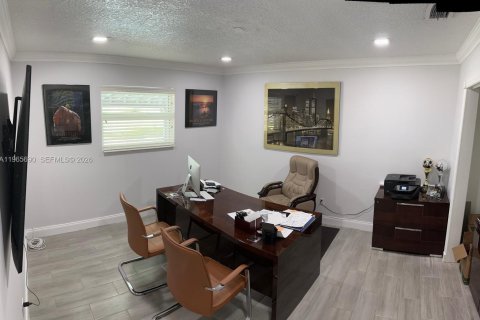 Villa ou maison à louer à Davie, Floride: 4 chambres, 218.51 m2 № 2027309 - photo 3