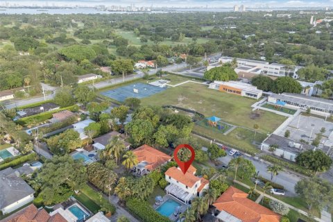House in Miami Shores, Florida 3 bedrooms, 217.11 sq.m. № 1854987 - photo 12