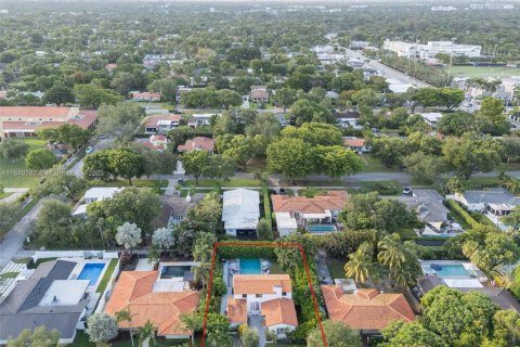 House in Miami Shores, Florida 3 bedrooms, 217.11 sq.m. № 1854987 - photo 8