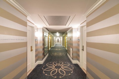 Condominio en venta en Miami Beach, Florida, 50.54 m2 № 1936428 - foto 27