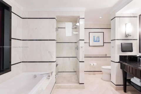 Condominio en venta en Miami Beach, Florida, 50.54 m2 № 1936428 - foto 21