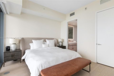 Condo in Miami, Florida, 2 bedrooms  № 1655932 - photo 13