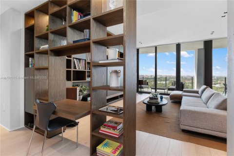 Condo in Miami, Florida, 2 bedrooms  № 1655932 - photo 10