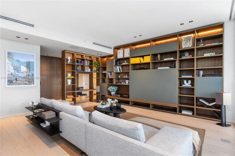 Condo in Miami, Florida, 2 bedrooms  № 1655932 - photo 8