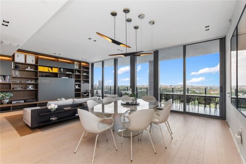 Condo in Miami, Florida, 2 bedrooms  № 1655932 - photo 6