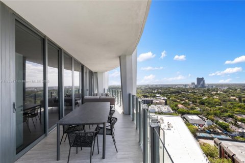 Condo in Miami, Florida, 2 bedrooms  № 1655932 - photo 12
