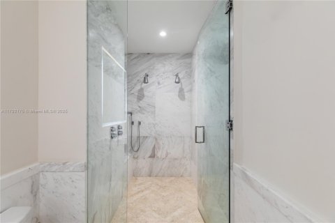 Condo in Miami, Florida, 2 bedrooms  № 1655932 - photo 16