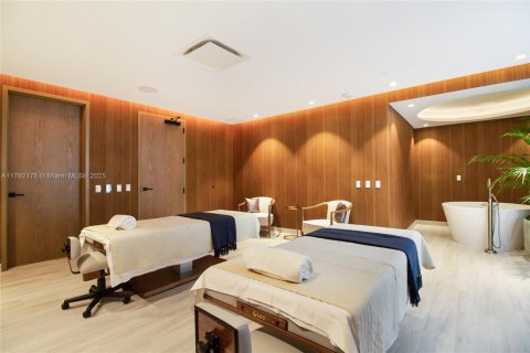 Condo in Miami, Florida, 2 bedrooms  № 1655932 - photo 28