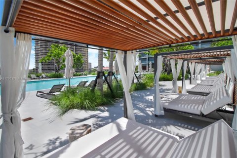 Condo in Miami, Florida, 2 bedrooms  № 1655932 - photo 29