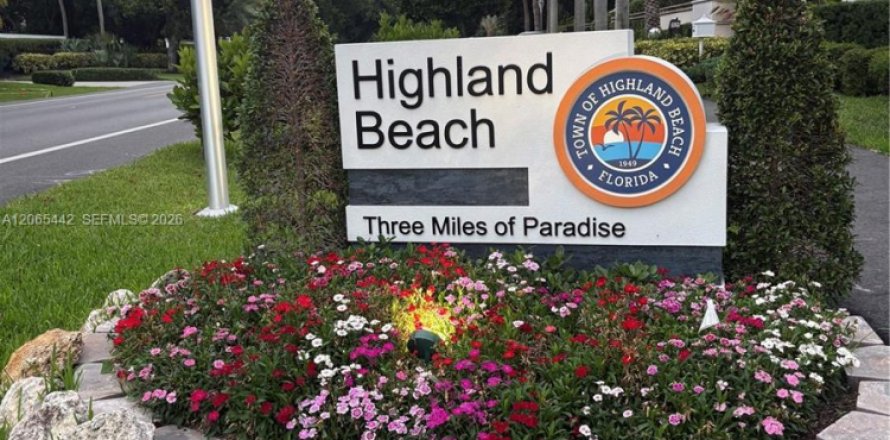 Condo in Highland Beach, Florida, 2 bedrooms № 2317121