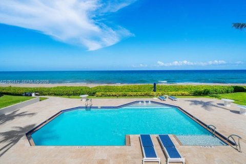 Condo in Highland Beach, Florida, 2 bedrooms № 2317121 - photo 7