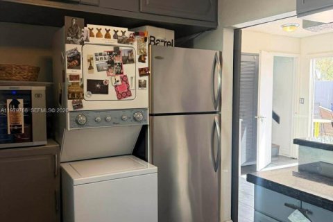 Adosado en venta en Miami, Florida, 3 dormitorios, 128.02 m2 № 2044055 - foto 11