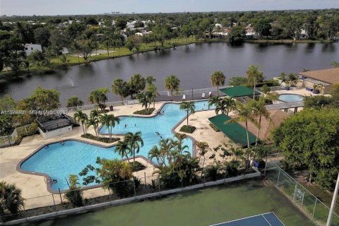 Adosado en venta en Miami, Florida, 3 dormitorios, 128.02 m2 № 2044055 - foto 30