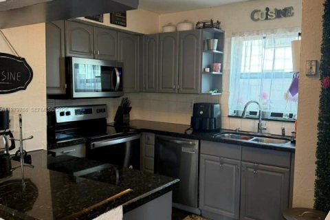 Adosado en venta en Miami, Florida, 3 dormitorios, 128.02 m2 № 2044055 - foto 10