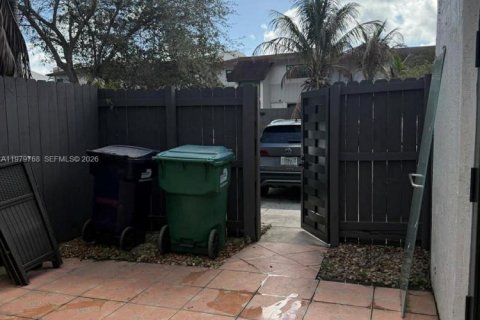 Adosado en venta en Miami, Florida, 3 dormitorios, 128.02 m2 № 2044055 - foto 25