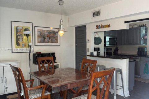 Adosado en venta en Miami, Florida, 3 dormitorios, 128.02 m2 № 2044055 - foto 8