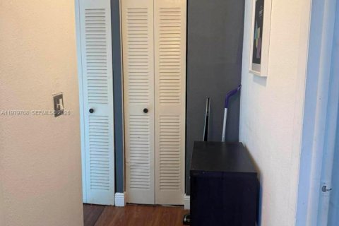 Adosado en venta en Miami, Florida, 3 dormitorios, 128.02 m2 № 2044055 - foto 19