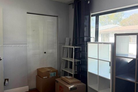 Adosado en venta en Miami, Florida, 3 dormitorios, 128.02 m2 № 2044055 - foto 18