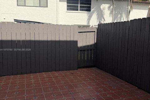 Adosado en venta en Miami, Florida, 3 dormitorios, 128.02 m2 № 2044055 - foto 24