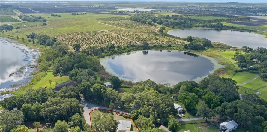 House in Lake Wales, Florida 2 bedrooms, 131.92 sq.m. № 1687797