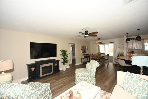 Villa ou maison à vendre à The Villages, Floride: 3 chambres, 129.32 m2 № 2407164 - photo 6