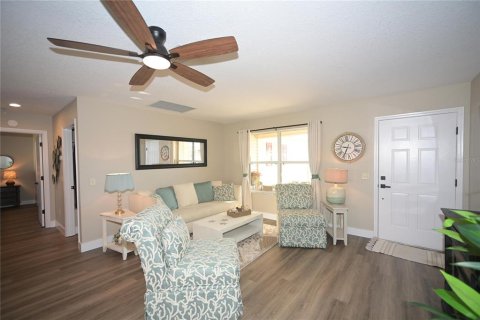 Villa ou maison à vendre à The Villages, Floride: 3 chambres, 129.32 m2 № 2407164 - photo 5