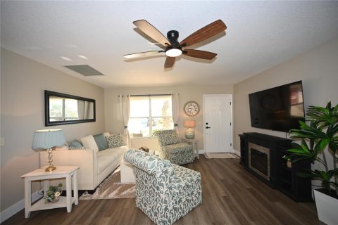 Villa ou maison à vendre à The Villages, Floride: 3 chambres, 129.32 m2 № 2407164 - photo 4