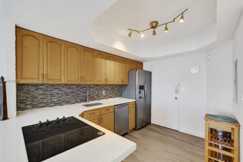 Condo in Miami, Florida, 1 bedroom  № 2045583 - photo 5