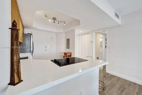Condo in Miami, Florida, 1 bedroom  № 2045583 - photo 4