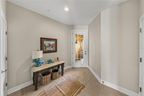 Townhouse in Apollo Beach, Florida 5 bedrooms, 299.33 sq.m. № 2091885 - photo 15