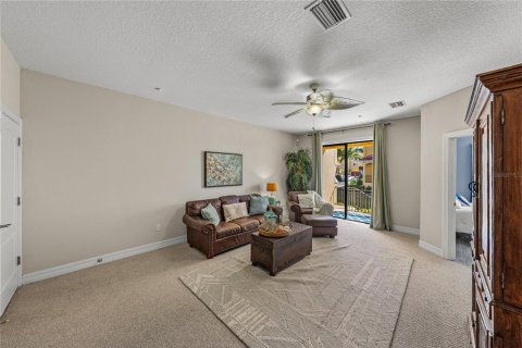 Townhouse in Apollo Beach, Florida 5 bedrooms, 299.33 sq.m. № 2091885 - photo 17